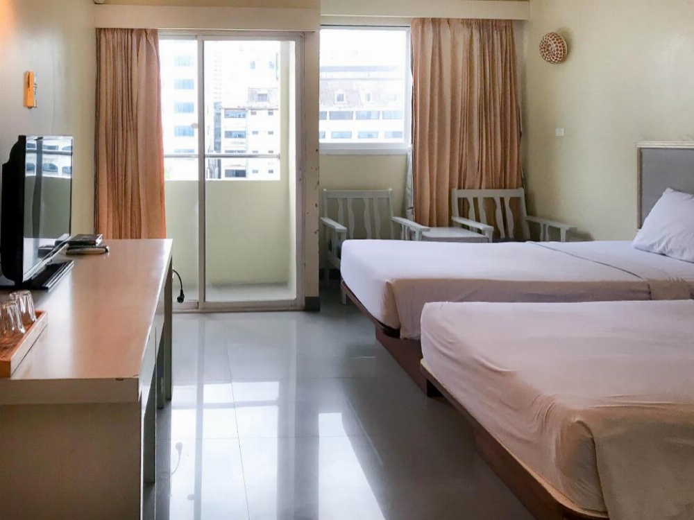 J Two S Pratunam Hotel