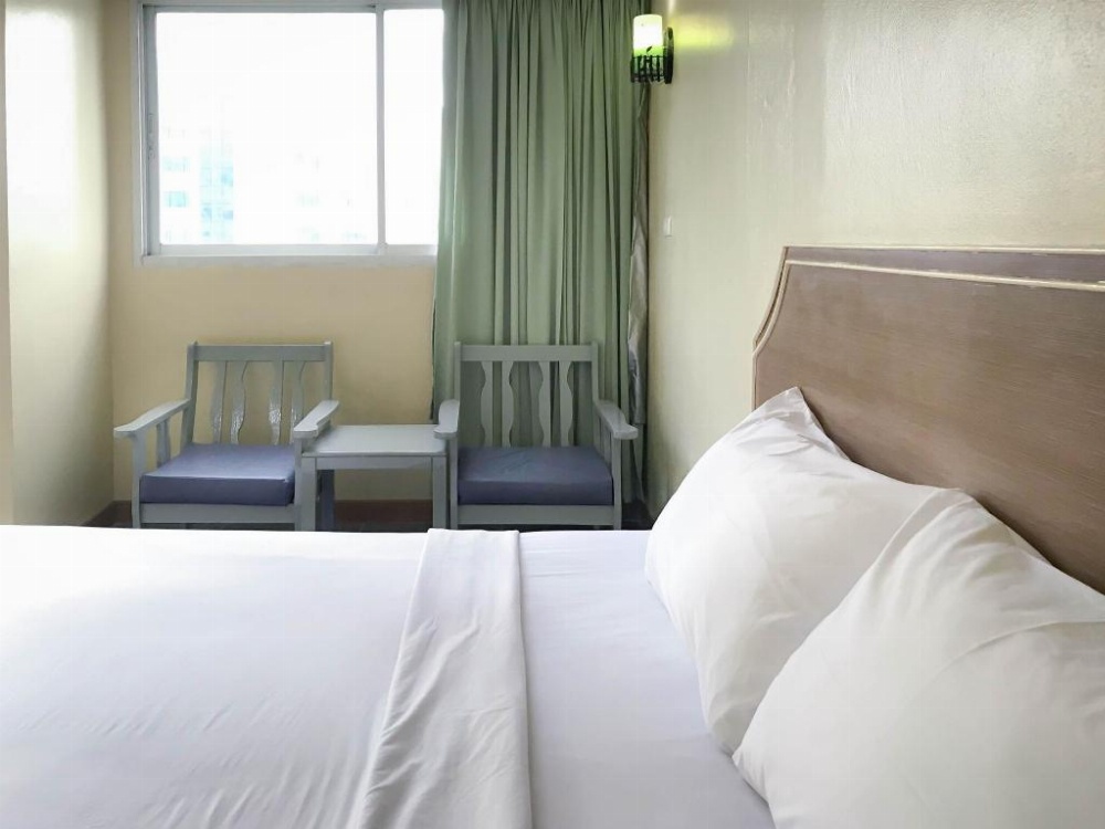 J Two S Pratunam Hotel